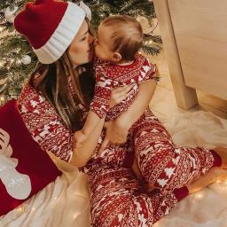 Mommy and Me Clothes 2023 New Christmas Pajamas Set for Family Soft Cute Sleepwear Adults Kids 2 Pieces Suit Xmas Look Outfits