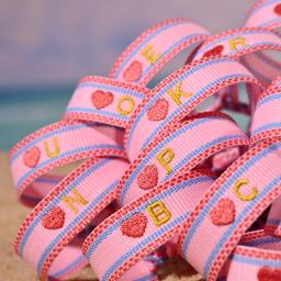 2024 New 26 Embroidery Initial Letters Handwoven Heart Bracelet For Women Summer Beach Pink Friendship Lovers Bracelet